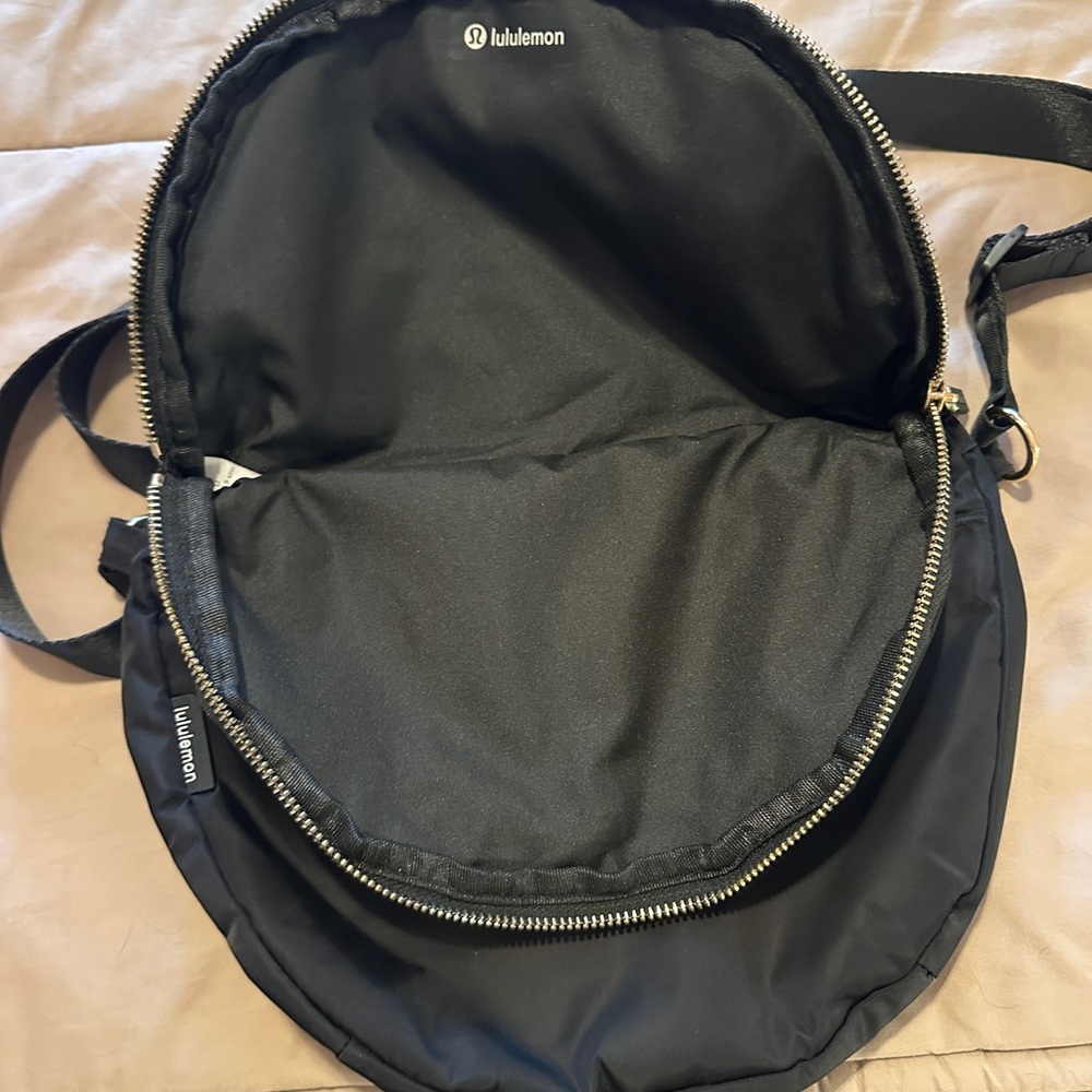 lululemon athletica Black Crossbody Shoulder Bag with Gold Hardware - Picture 4 of 4
